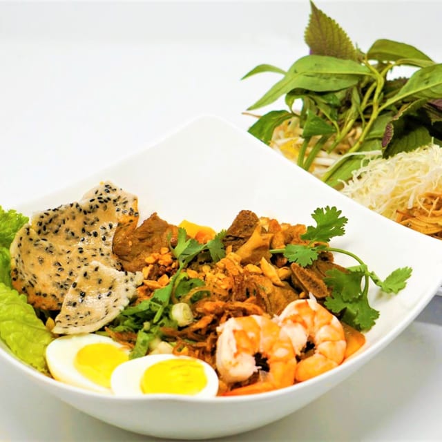 Yellow Flat Noodle - Mì Quảng.