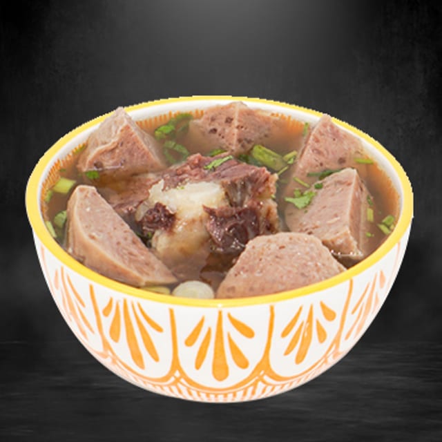 A7. Oxtails and Meatball Soup - Súp Đuôi Bò, Bò Viên.
