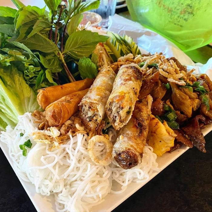 A22. Now Pho Special DIY Wrap (for 4)- Tu Quy Lớn.