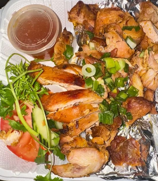 C12. Grilled Chicken- Cơm Gà Nướng.